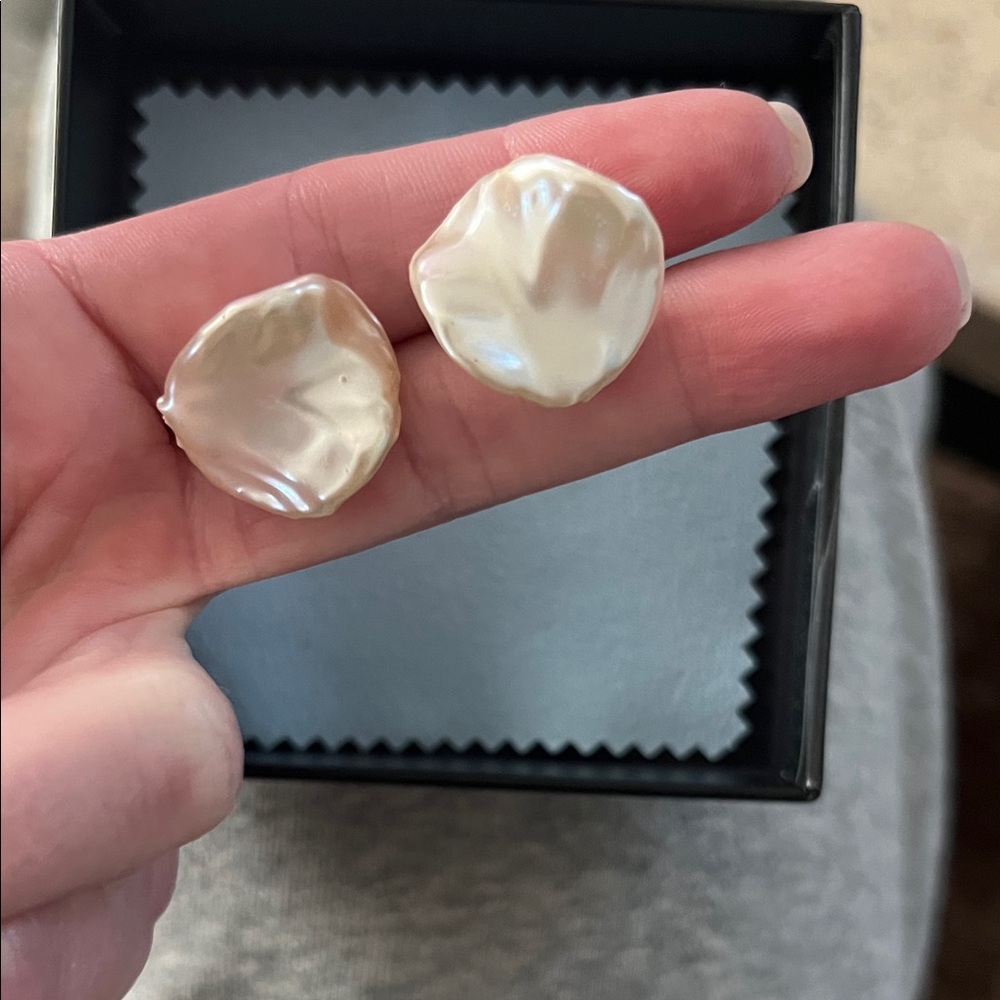 Elegant Cream Pearl Earrings